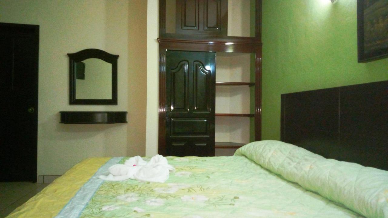Hotel Real Plaza Ocosingo エクステリア 写真